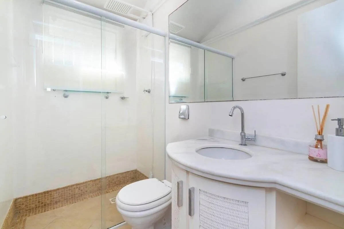 5 Quartos Piscina E Espaco Gourmet Бомбиньяс 0*,  Бразилия